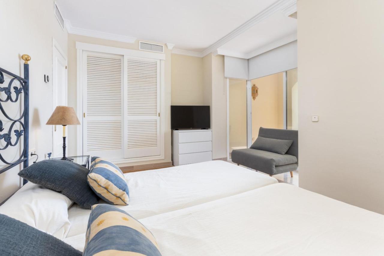 Homeforguest Front Line Beach Apartment In Hacienda Playa Marbella Exterior foto